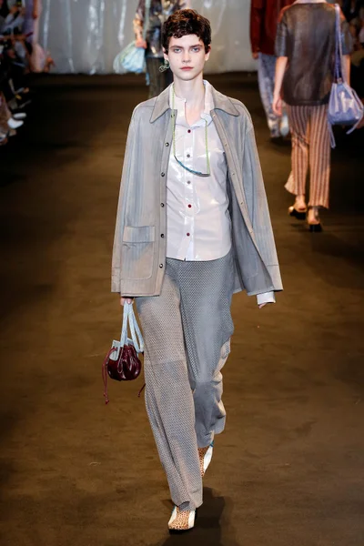 Look 27